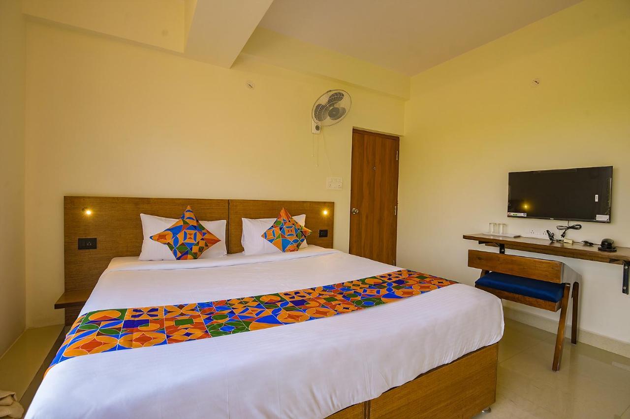 Fabhotel Gr Lake View - Btm Layout Bangalore Dış mekan fotoğraf